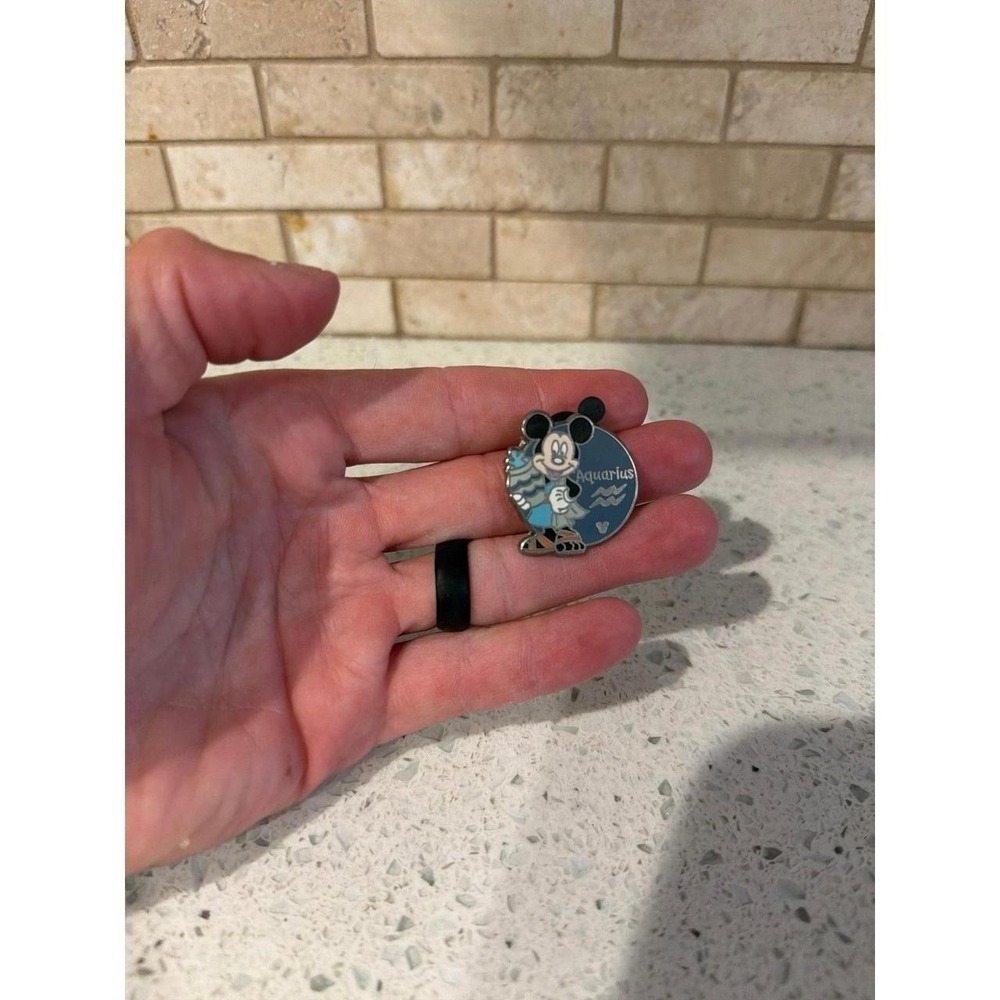 Disney Aquarius Zodiac Mickey Mouse Pin Astrology Horoscope Aquarius